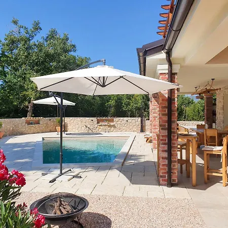 Alara - Charming With Heated Swimming Pool Villa