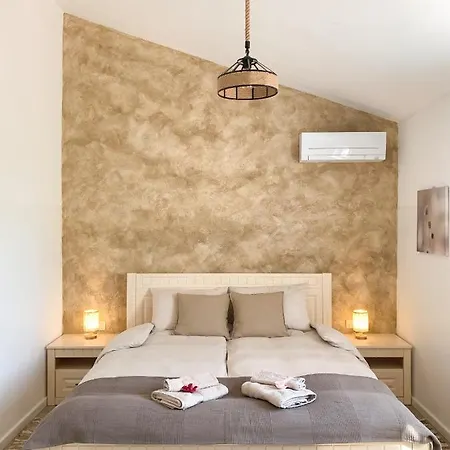 Alara - Charming With Heated Swimming Pool Villa *