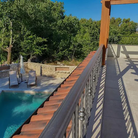 Alara - Charming With Heated Swimming Pool * Milohnici
